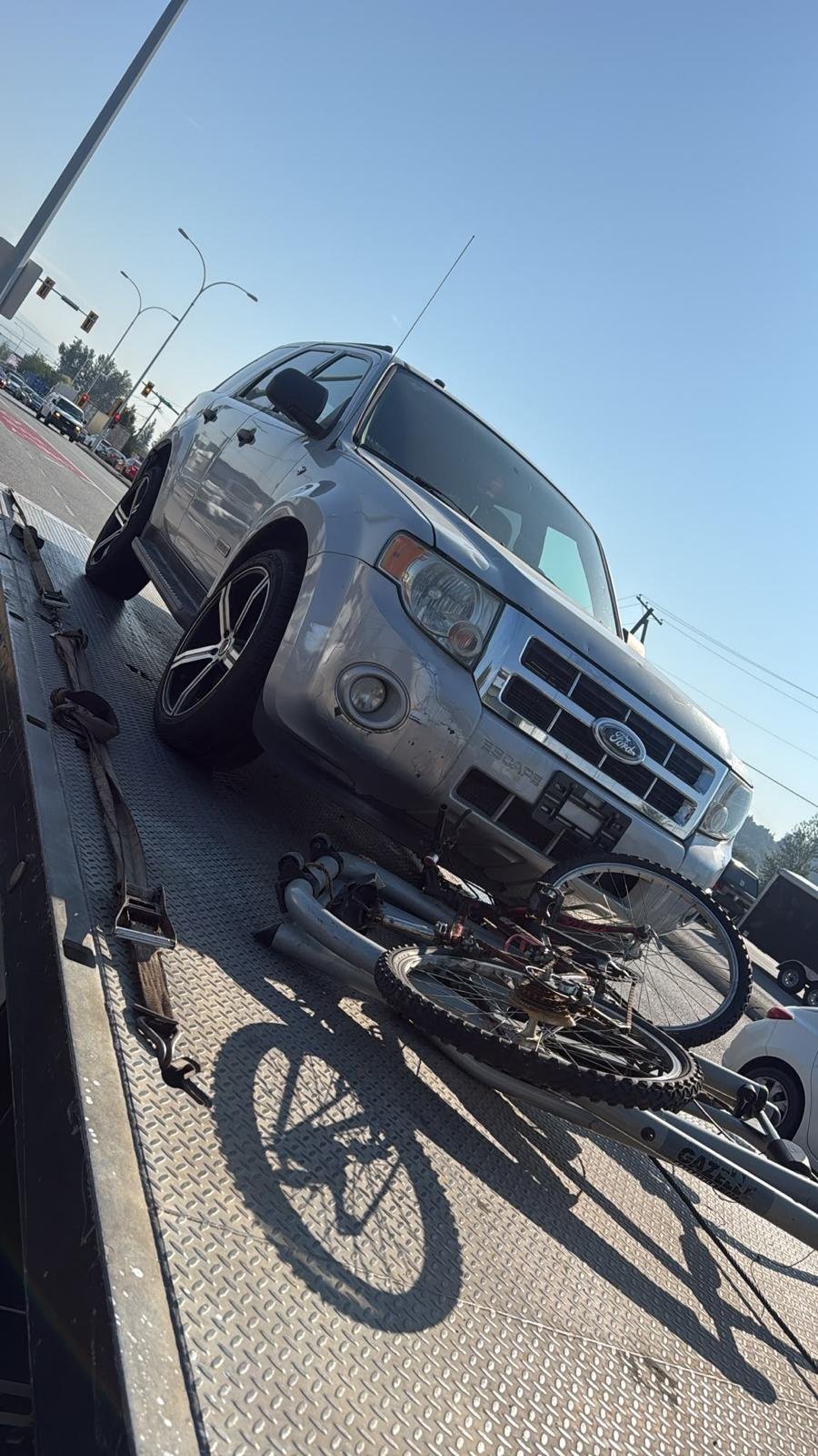 Free scrap car towing in Cloverdale — vehicle collected same day for cash